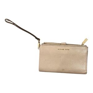 MICHAEL KORS Tan Wallet with Slim Design and Wrist Strap